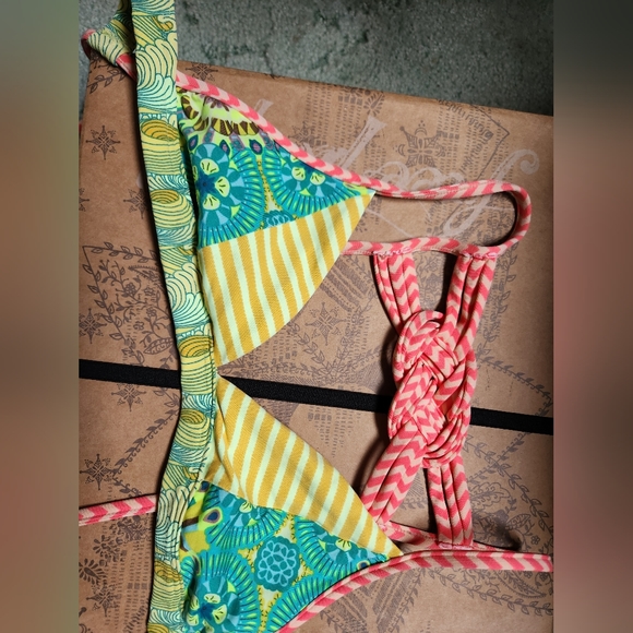 Swimsuit - Picture 2 of 4